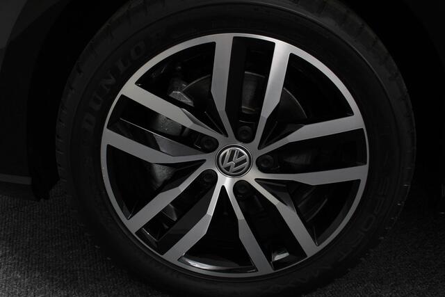 Volkswagen e-Golf e-Golf Edtion | Navigatie | Apple Carplay/Android auto | Bluetooth | Adaptieve Cruise Control | Lichtmetalen Velgen 17" | Parkeer sensoren