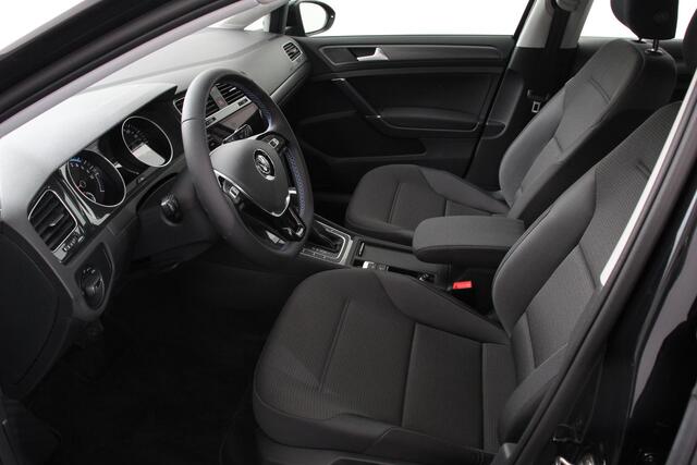 Volkswagen e-Golf e-Golf Edtion | Navigatie | Apple Carplay/Android auto | Bluetooth | Adaptieve Cruise Control | Lichtmetalen Velgen 17" | Parkeer sensoren