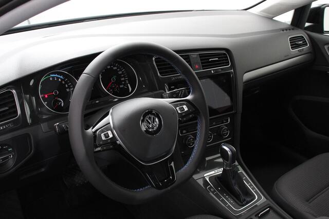 Volkswagen e-Golf e-Golf Edtion | Navigatie | Apple Carplay/Android auto | Bluetooth | Adaptieve Cruise Control | Lichtmetalen Velgen 17" | Parkeer sensoren
