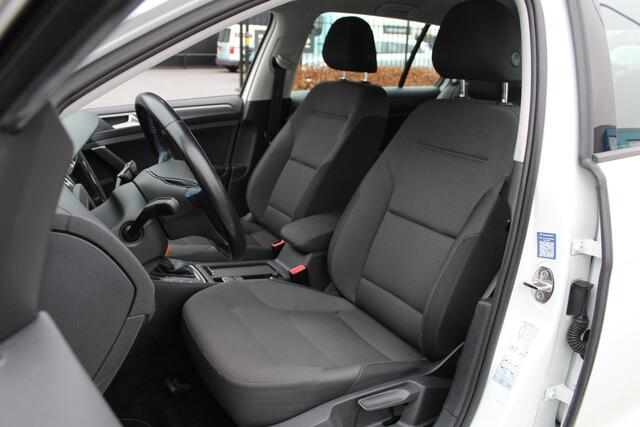 Volkswagen e-Golf E-DITION SoH 91% | Stoelverwarming | Carplay/Android auto