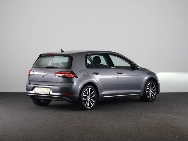 Volkswagen e-Golf E-DITION 136 pk | Navigatie | Warmtepomp | Parkeersensoren | Adaptieve cruise control | Keyless | Stoelverwarming |