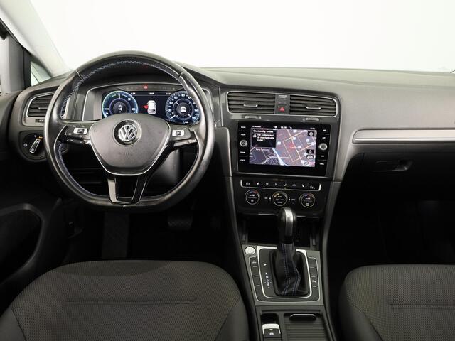 Volkswagen e-Golf E-DITION 136 pk | Navigatie | Warmtepomp | Parkeersensoren | Adaptieve cruise control | Keyless | Stoelverwarming |