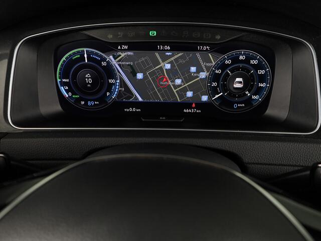 Volkswagen e-Golf E-DITION 136 pk | Navigatie | Warmtepomp | Parkeersensoren | Adaptieve cruise control | Keyless | Stoelverwarming |