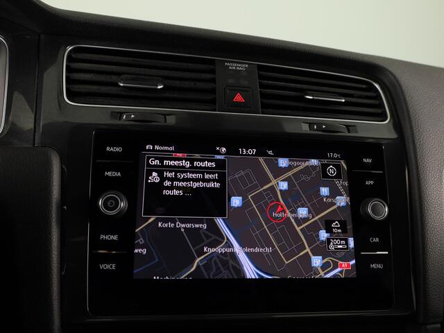 Volkswagen e-Golf E-DITION 136 pk | Navigatie | Warmtepomp | Parkeersensoren | Adaptieve cruise control | Keyless | Stoelverwarming |