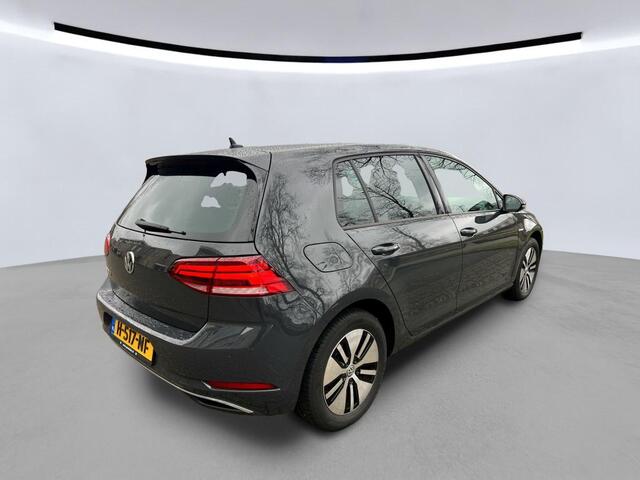 Volkswagen e-Golf E-DITION / AUTOMAAT/ PARK. SENSOREN + CAMERA/ CLIMATE/ LED/ NAVI/ CRUISE