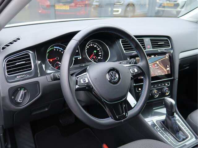 Volkswagen e-Golf e-dition | Navigatie | Wamtepomp | Stoelverw | Led