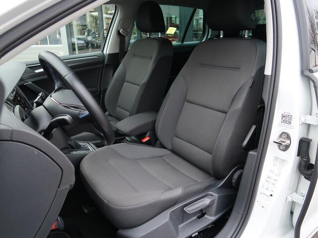 Volkswagen e-Golf e-dition | Navigatie | Wamtepomp | Stoelverw | Led