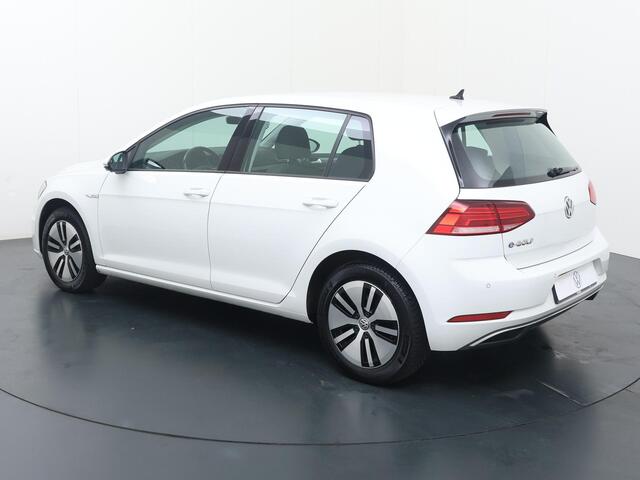 Volkswagen e-Golf E-DITION | 136 PK | SoH 89% | Adaptive cruise control | Climate control | Apple Carplay/Android Auto |