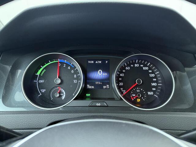 Volkswagen e-Golf E-DITION | 136 PK | SoH 89% | Adaptive cruise control | Climate control | Apple Carplay/Android Auto |