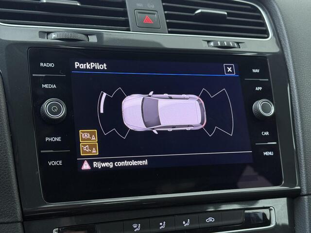 Volkswagen e-Golf E-DITION | 136 PK | SoH 89% | Adaptive cruise control | Climate control | Apple Carplay/Android Auto |