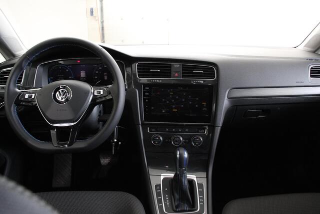 Volkswagen e-Golf Edition Automaat | Navigatie | Digitale Cockpit | Bluetooth | Cruise Control | Lichtmetalen Velgen | Camera | Parkeer Sensoren
