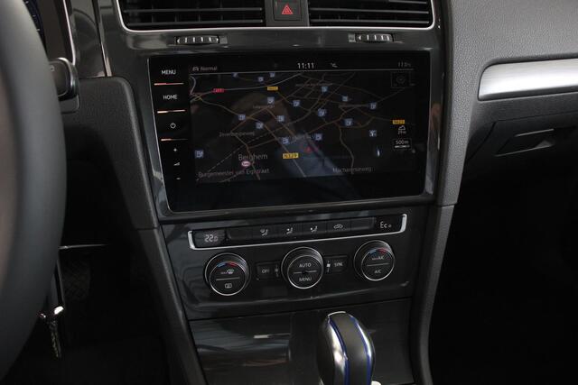 Volkswagen e-Golf Edition Automaat | Navigatie | Digitale Cockpit | Bluetooth | Cruise Control | Lichtmetalen Velgen | Camera | Parkeer Sensoren