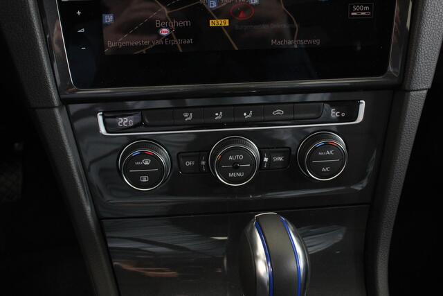 Volkswagen e-Golf Edition Automaat | Navigatie | Digitale Cockpit | Bluetooth | Cruise Control | Lichtmetalen Velgen | Camera | Parkeer Sensoren