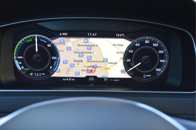 Volkswagen e-Golf E-DITION Warmtepomp / SOH 92% / Addapt. Cruise / Apple,android
