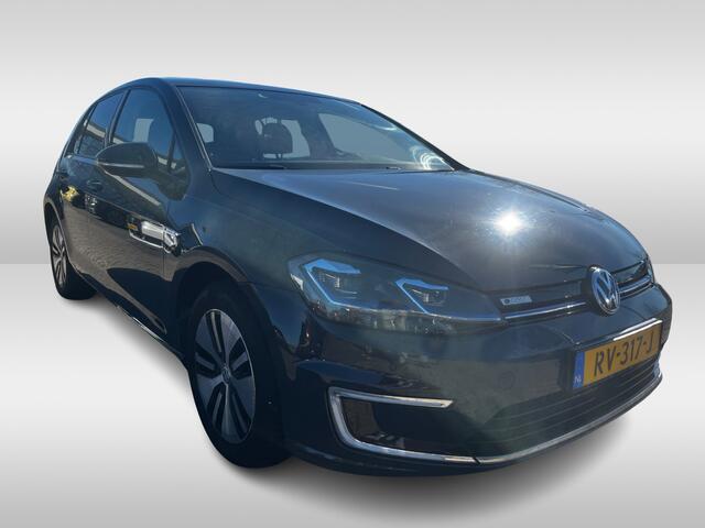 Volkswagen e-Golf e-Golf / Camera / Keyless / CarPlay / Warmtepomp / 16'' / Parkeerhulp / Stoelverwarming / DAB / ACC
