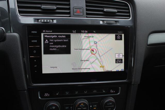 Volkswagen e-Golf e-Golf / Camera / Keyless / CarPlay / Warmtepomp / 16'' / Parkeerhulp / Stoelverwarming / DAB / ACC