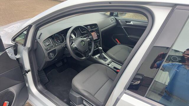 Volkswagen e-Golf E-DITION Soh 92% Apple Carplay/Android Auto/Warmtepomp /Volledig Dealer Onderhouden.