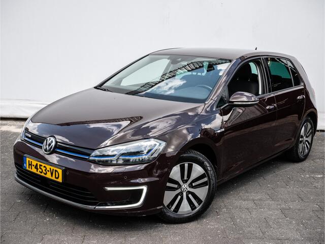 Volkswagen e-Golf e-Golf 136pk SOH 81% Virtual cockpit/ Warmtepomp/ Navigatie/ Carplay/ Camera/ Full led/ DYNaudio