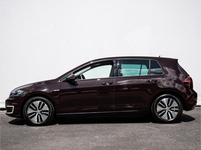 Volkswagen e-Golf e-Golf 136pk SOH 81% Virtual cockpit/ Warmtepomp/ Navigatie/ Carplay/ Camera/ Full led/ DYNaudio