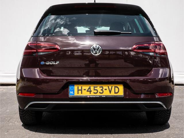 Volkswagen e-Golf e-Golf 136pk SOH 81% Virtual cockpit/ Warmtepomp/ Navigatie/ Carplay/ Camera/ Full led/ DYNaudio