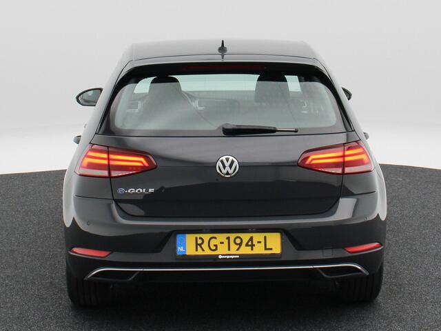 Volkswagen e-Golf 136 Pk Automaat | Full LED | Stoelverwarming | Adaptive Cruise | Climatronic | Warmte Pomp | Navigatie | CarPlay | 17 Inch | 136.295 Km !!