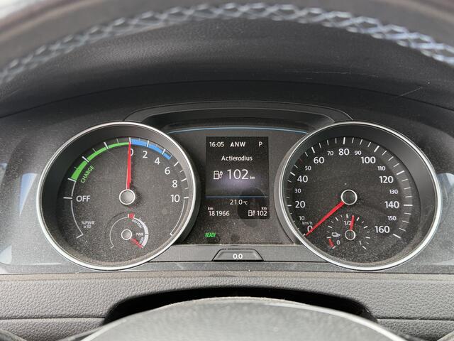 Volkswagen e-Golf e-Golf | SOH 91% | Nieuw Binnen | Navigatie | Stoelverwarming | APK 07-12-2026
