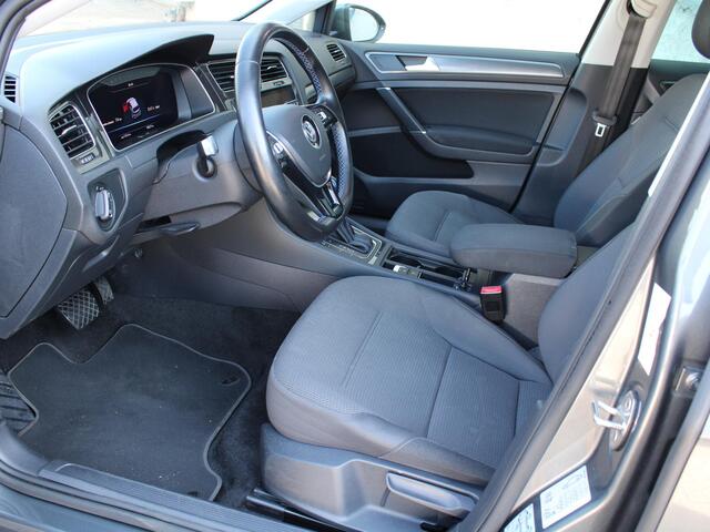 Volkswagen e-Golf e-Golf | STOELVERWARMING | APPLE CARPLAY / ANDROID AUTO | ADAPTIEVE CRUISE CONTROL |