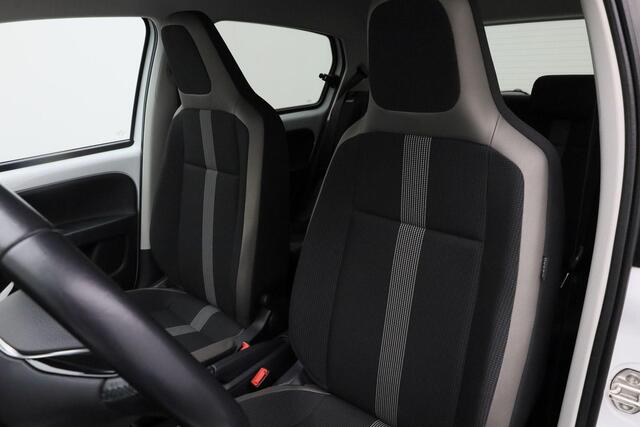 Volkswagen e-Up e-Up! 82 pk | Stoelverwarming | Climatronic | Navigatie via App | Verwarmbare voorruit |