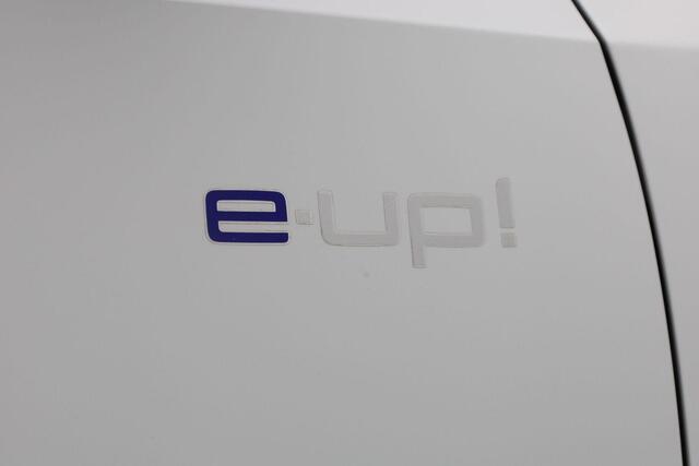Volkswagen e-Up e-Up! 82 pk | Stoelverwarming | Climatronic | Navigatie via App | Verwarmbare voorruit |