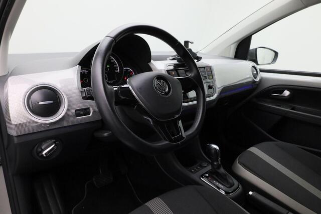 Volkswagen e-Up e-Up! 82 pk | Stoelverwarming | Parkeersensoren achter | Navigatie via App | Cruise Control