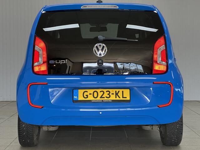 Volkswagen e-Up e-Up! High Up!/ Half-Leder/ Navi/ Stoelverw./ 15'' LMV/ PDC/ Cruise/ Clima/ Elek. pakket/ Isoifx/ Bluetooth/ LEDER. Stuur/ LED Dagrijverl./ Extra getint glas/ Chroom.