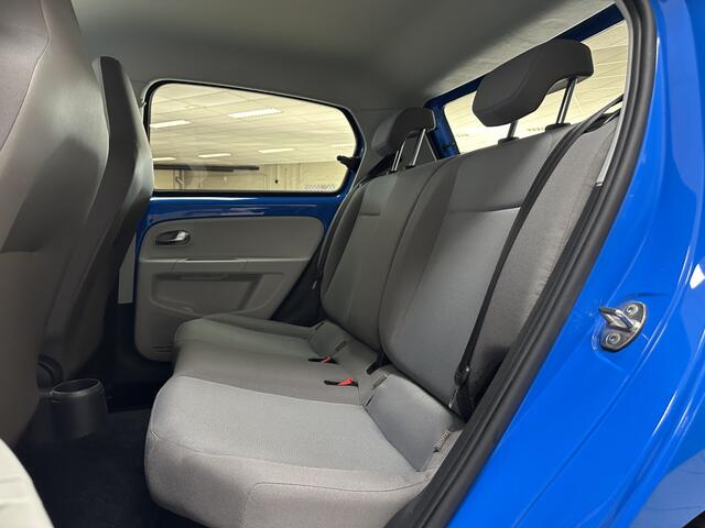 Volkswagen e-Up e-Up! High Up!/ Half-Leder/ Navi/ Stoelverw./ 15'' LMV/ PDC/ Cruise/ Clima/ Elek. pakket/ Isoifx/ Bluetooth/ LEDER. Stuur/ LED Dagrijverl./ Extra getint glas/ Chroom.