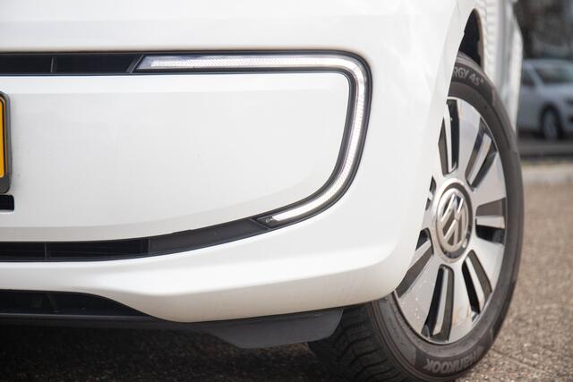 Volkswagen e-Up e-Up! 82pk 5D | PDC | 15" | Stoelverw. | Cruise | Voorruitverw.