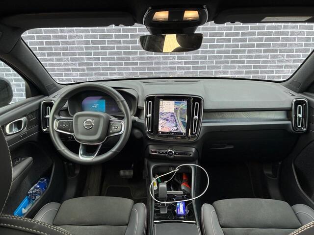 Volvo C40 Recharge Twin Intro Edition 78 kWh | Trekhaak | Nubuck | Panoramadak | Adaptieve Cruise Control | Power Seats |
