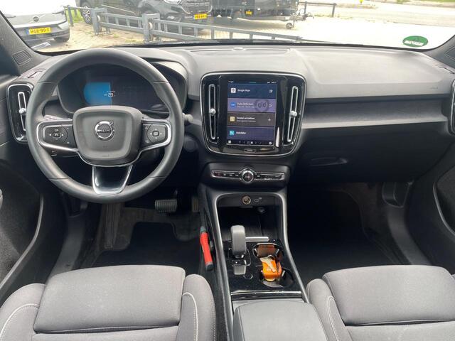 Volvo C40 Recharge Plus 69 kWh | Google | Trekhaak | Stoel- / Stuurverarming | Camera | Keylles Entry | Panoramadak | Warmtepomp | Adaptive Cruise Control | Zitverlenging | Park Assist | Getint Glas