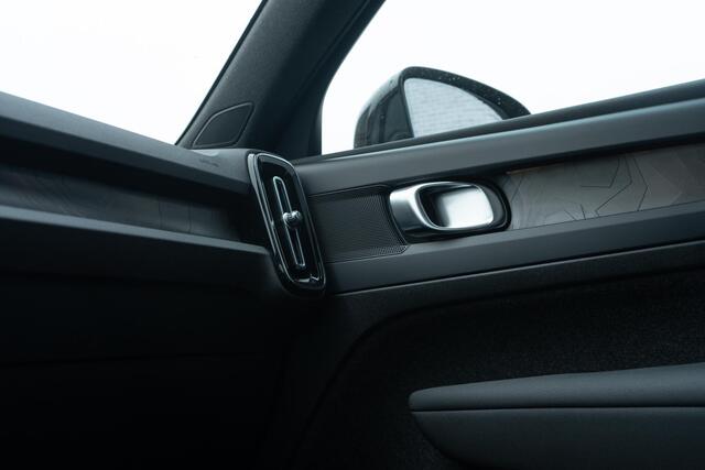Volvo C40 Single Motor Extended Range 82 kWh Plus | Long Range | Google | Adaptieve Cruise | Pano Dak | Warmtepomp | Stoel-/Stuurverwarming | Zitverlenging | Elek. Achterklep | Keyless | Getint Glas | 20" LM