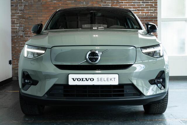 Volvo C40 Recharge Ultimate 69 kWh |Warmtepomp| Adaptieve Cruise Control| Blind spot| Semi Elektrische trekhaak | Verwarmbare stoelen met stuurwiel | Panoramadak| Premium Audio| Electrisch Bedienbare voorstoelen.