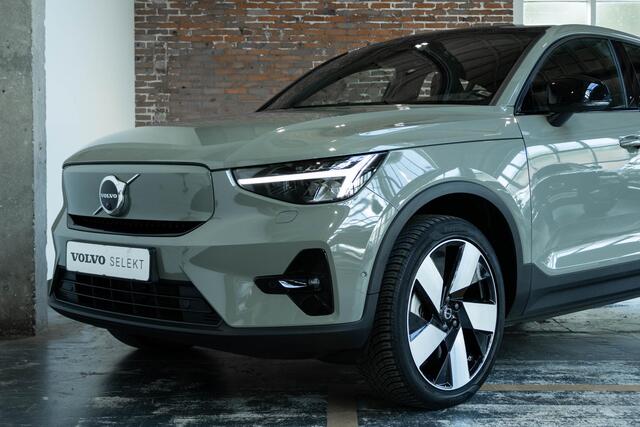 Volvo C40 Recharge Ultimate 69 kWh |Warmtepomp| Adaptieve Cruise Control| Blind spot| Semi Elektrische trekhaak | Verwarmbare stoelen met stuurwiel | Panoramadak| Premium Audio| Electrisch Bedienbare voorstoelen.
