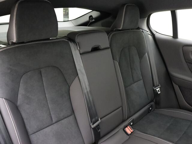 Volvo C40 Extended Range Plus 82 kWh / El. Trekhaak / Nubuck / Getint glas / Gratis onderhoud t/m 17-01-2028 / Climate /