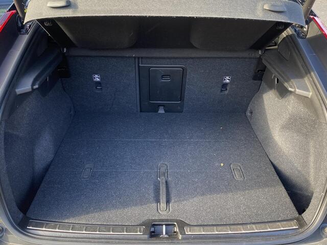 Volvo C40 Recharge Plus 69 kWh STOEL/ STUURVERW. | PANO| WARMTEPOMP| ELEK. TREKHAAK| ELEK. ACHTERKLEP| DODE HOEK|