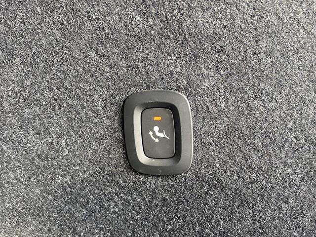 Volvo C40 Recharge Plus 69 kWh STOEL/ STUURVERW. | PANO| WARMTEPOMP| ELEK. TREKHAAK| ELEK. ACHTERKLEP| DODE HOEK|