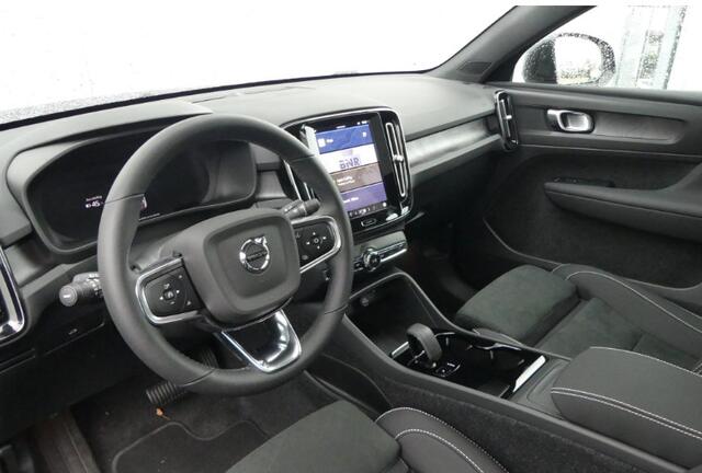 Volvo C40 Single Motor Plus 69 kWh | 20" velgen | Warmtepomp | Stoel- en stuurwielverwarming | Getint glas | Adaptive cruise control | Panoramadak | Google Maps navigatie |