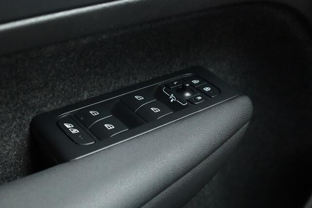 Volvo C40 Recharge Twin Ultimate 78 kWh | 408pk | Pano | Elek. Trekhaak | H&K Audio | 360cam | Stoel- Stuurverw.