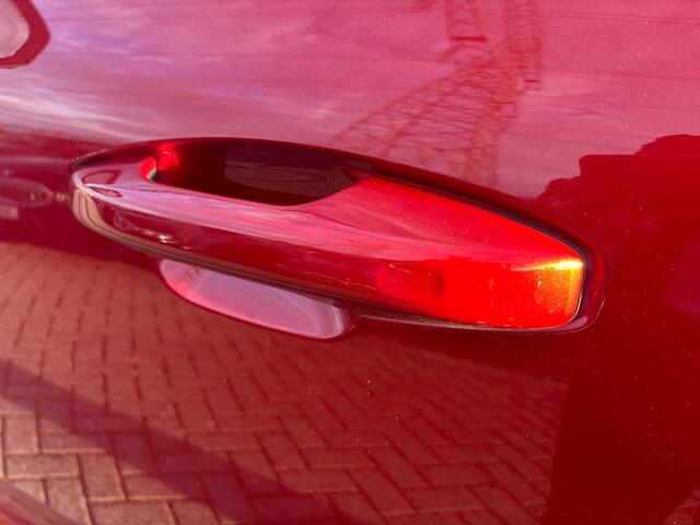 Volvo C40 Recharge Plus 69 kWh | Panoramadak | Trekhaak | Adaptive cruise control | Stoelverwarming | Camera