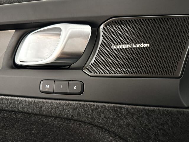 Volvo C40 Single Motor Extended Range Ultimate 82 kWh | Panoramadak | 360° camera | Harman Kardon | Stoel- en Stuurverwarming | Trekhaak