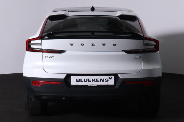 Volvo C40 Plus 69 kWh - Panoramadak - IntelliSafe Assist & Surround - Parkeercamera achter - Verwarmde voorstoelen & stuur - Parkeersensoren voor & achter - Warmtepomp - Draadloze tel. lader - Extra getint glas - 20' LMV