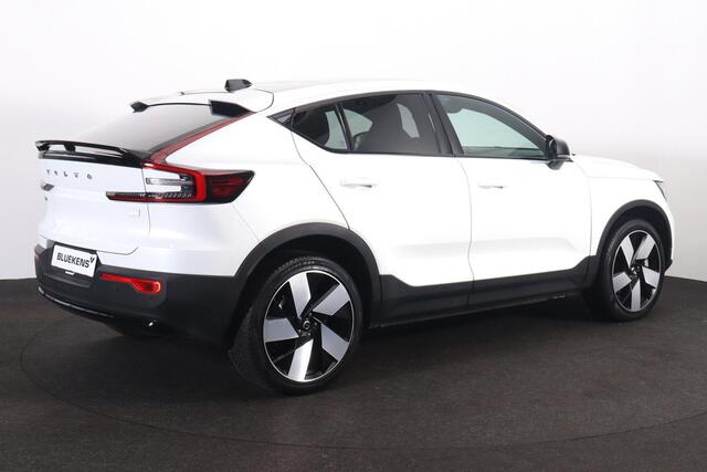 Volvo C40 Plus 69 kWh - Panoramadak - IntelliSafe Assist & Surround - Parkeercamera achter - Verwarmde voorstoelen & stuur - Parkeersensoren voor & achter - Warmtepomp - Draadloze tel. lader - Extra getint glas - 20' LMV
