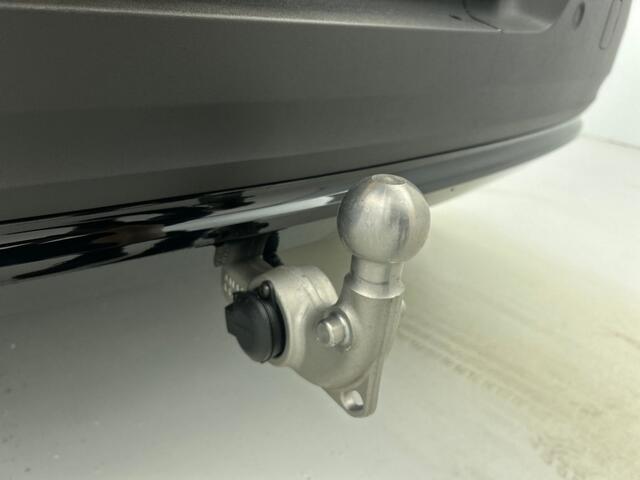 Volvo C40 Extended Range Plus 82 kWh | Trekhaak | Extra getint glas