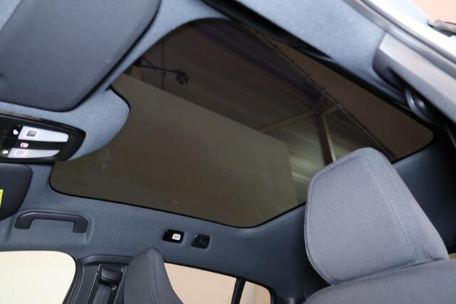 Volvo C40 Extended Range Plus 82 kWh - Panoramadak - IntelliSafe Assist & Surround - Parkeercamera achter - Parkeersensoren voor & achter - Elektr. bedienb. bestuurdersstoel met geheugen - Draadloze tel. lader - Warmtepomp - Extra getint glas - Elektr. inklapbare t