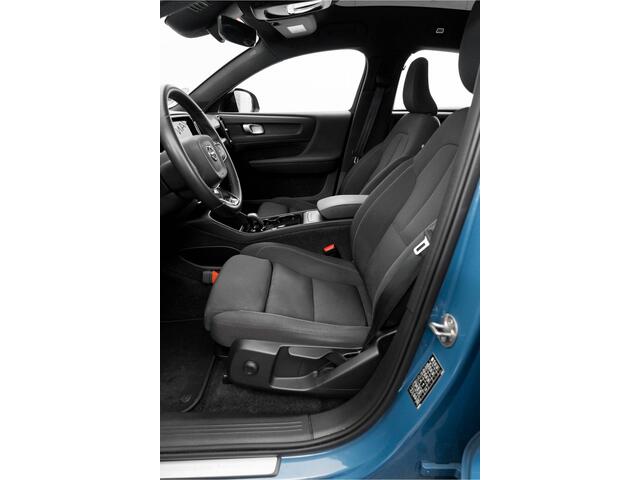 Volvo C40 Recharge Core 69 kWh Panoramadak